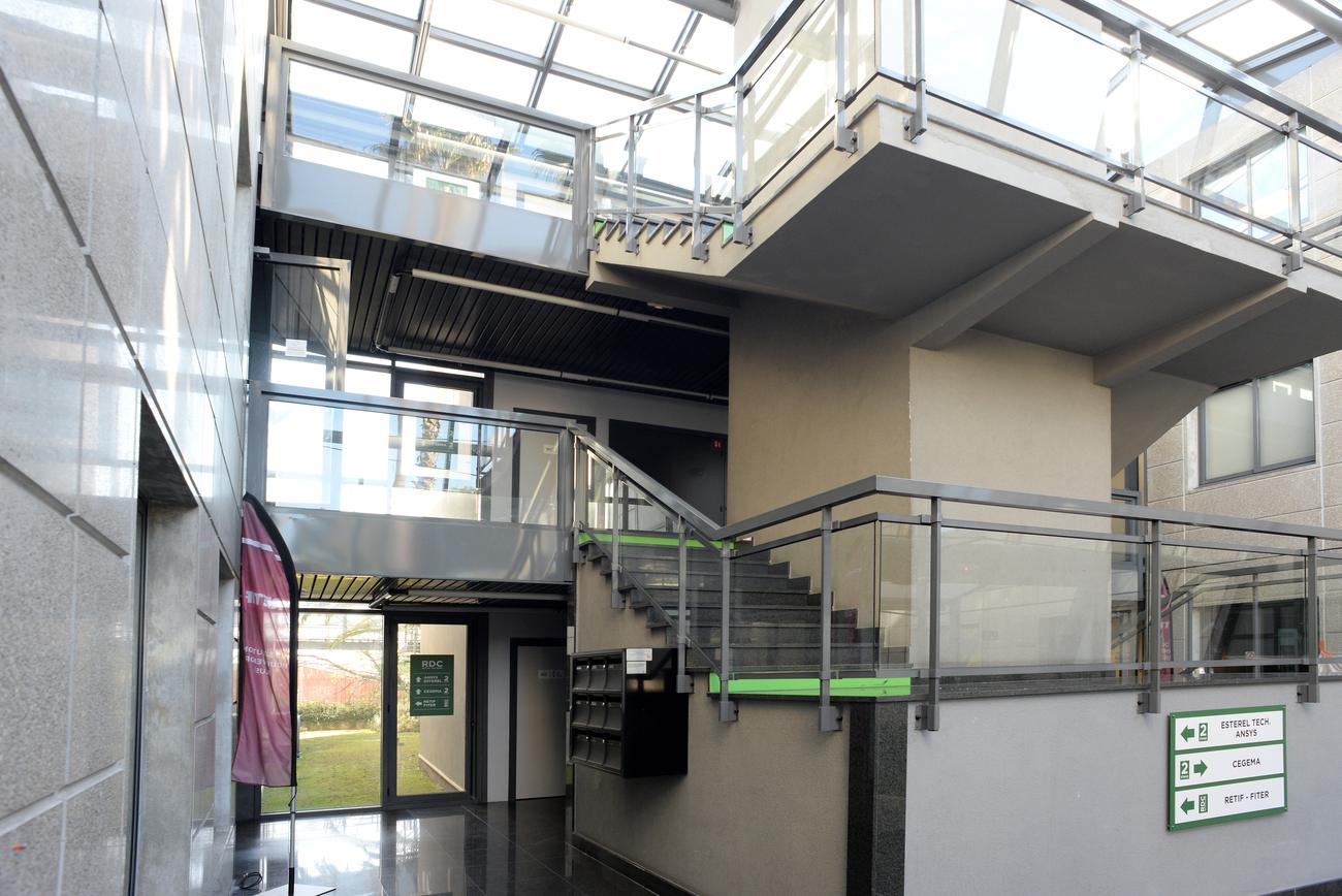 Le hall d'accueil sous verrière